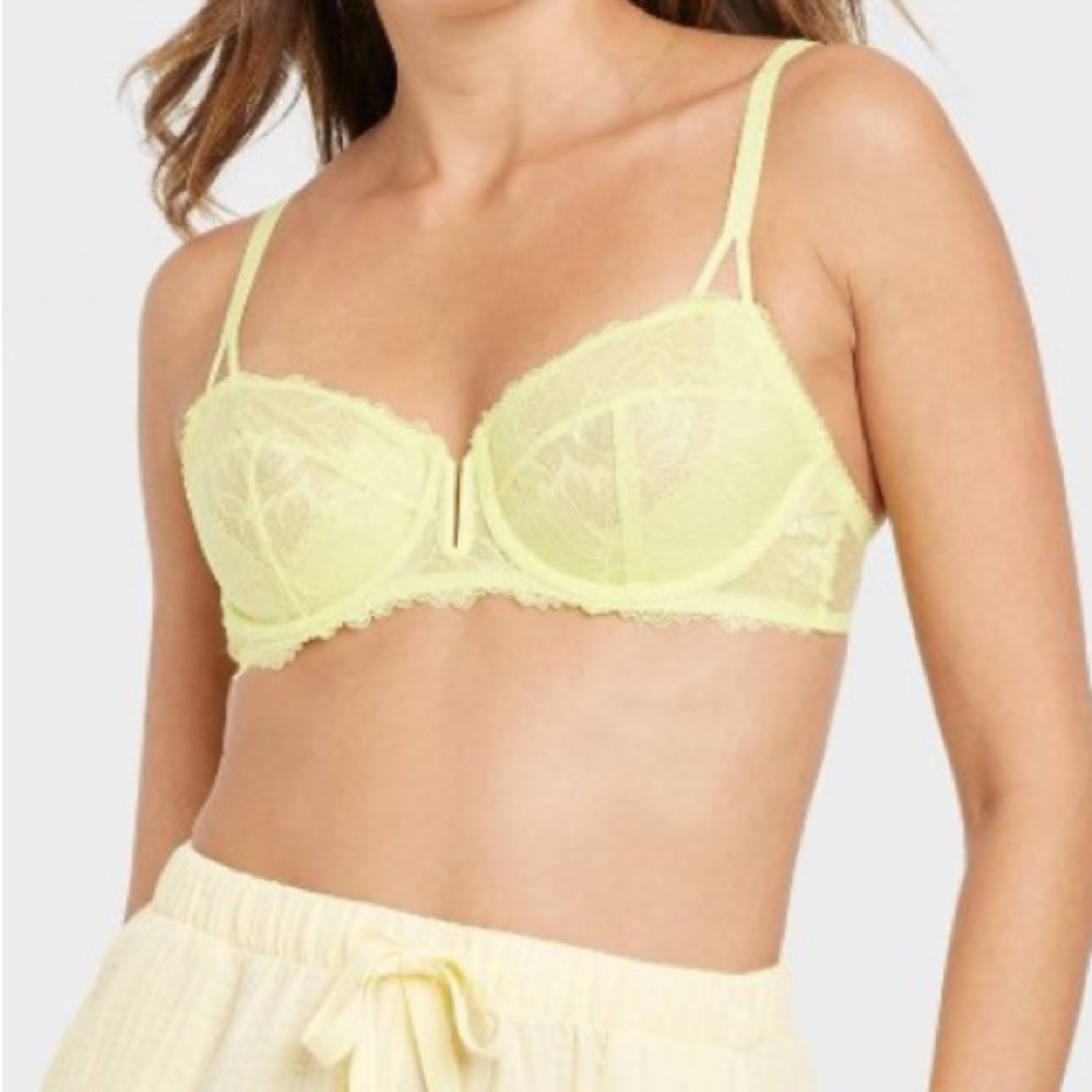 Women’s unlined Balconette Bra NWT